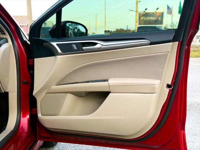 2020 Ford Fusion SE