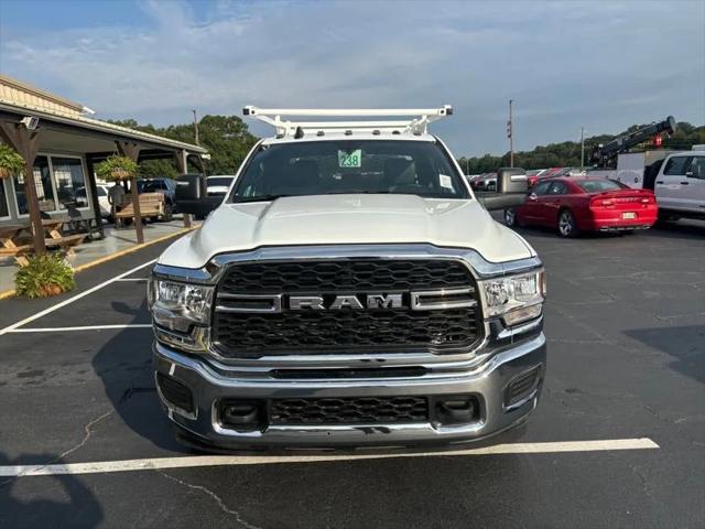 2024 RAM Ram 3500 Chassis Cab RAM 3500 TRADESMAN CREW CAB CHASSIS 4X4 60 CA