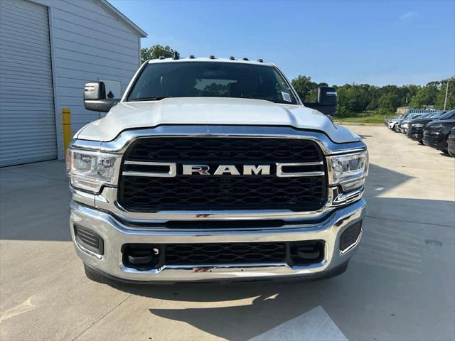 2024 RAM Ram 3500 Chassis Cab RAM 3500 TRADESMAN CREW CAB CHASSIS 4X4 60 CA