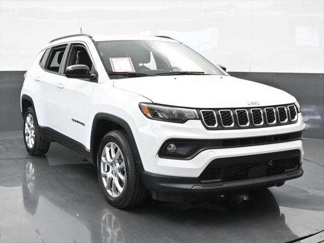 2024 Jeep Compass Latitude Lux FWD