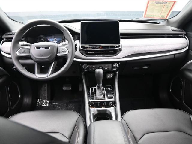 2024 Jeep Compass Latitude Lux FWD