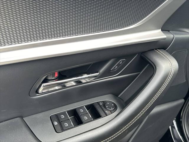 2025 Mazda X-90 Preferred Package