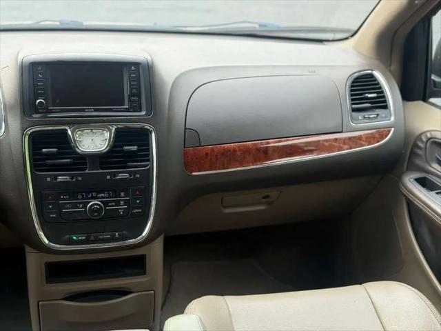 2014 Chrysler Town & Country Touring