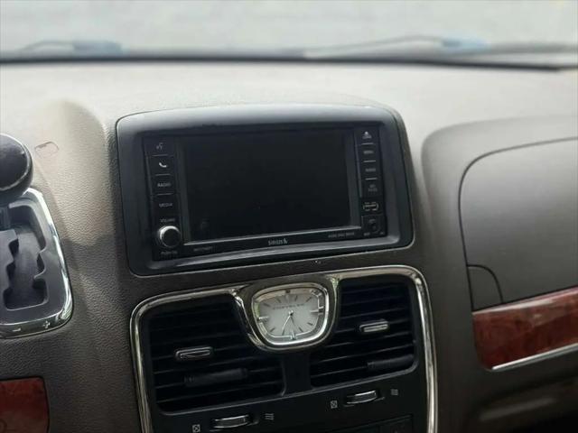 2014 Chrysler Town & Country Touring