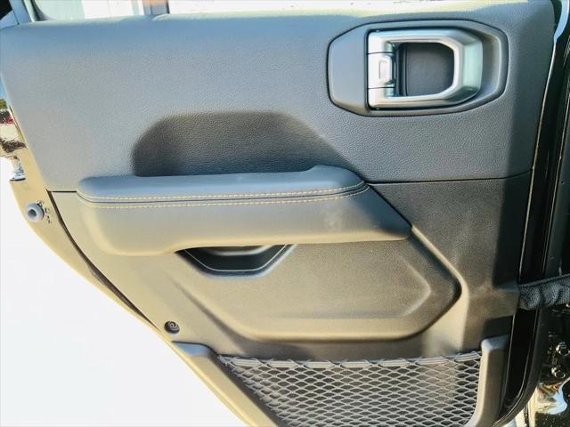 2024 Jeep Wrangler 4-Door Sahara 4x4