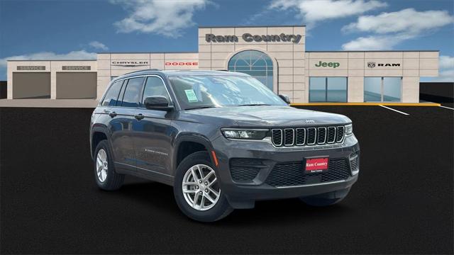 2024 Jeep Grand Cherokee GRAND CHEROKEE LAREDO X 4X4