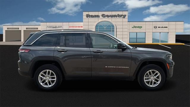 2024 Jeep Grand Cherokee GRAND CHEROKEE LAREDO X 4X4