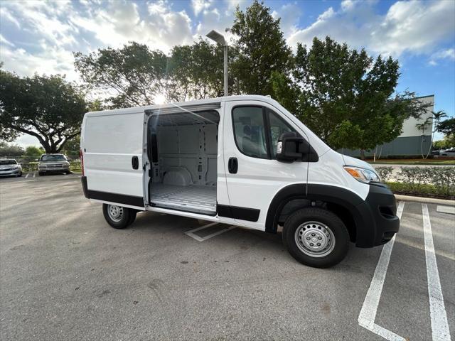 2025 RAM Ram ProMaster RAM PROMASTER 1500 TRADESMAN CARGO VAN LOW ROOF 136 WB