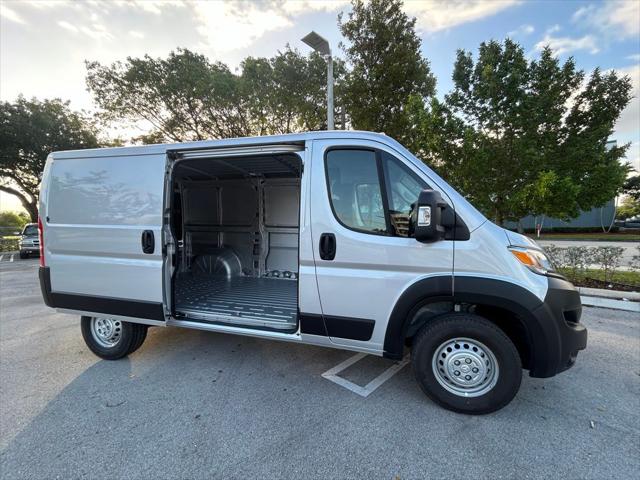 2025 RAM Ram ProMaster RAM PROMASTER 2500 TRADESMAN CARGO VAN LOW ROOF 136 WB