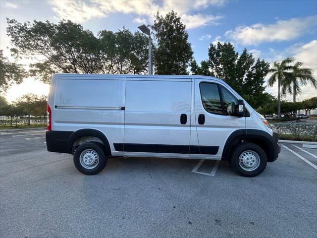 2025 RAM Ram ProMaster RAM PROMASTER 2500 TRADESMAN CARGO VAN LOW ROOF 136 WB