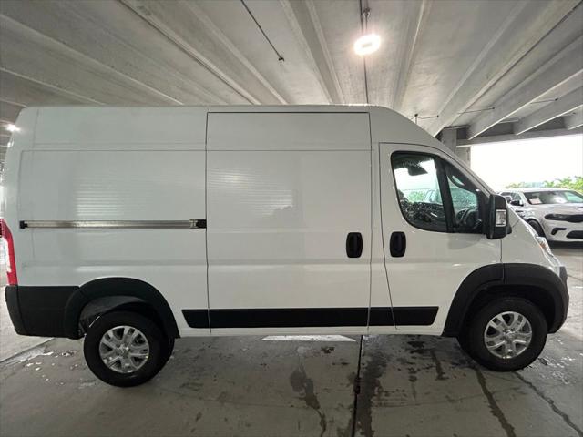 2025 RAM Ram ProMaster RAM PROMASTER 3500 SLT CARGO VAN HIGH ROOF 136 WB