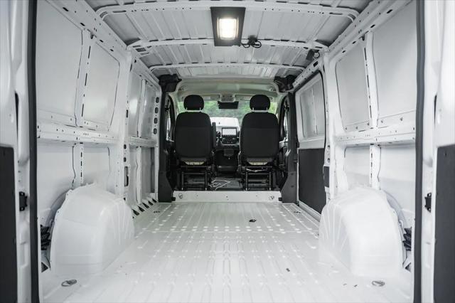 2025 Ram ProMaster Cargo Van SLT Low Roof 136" WB