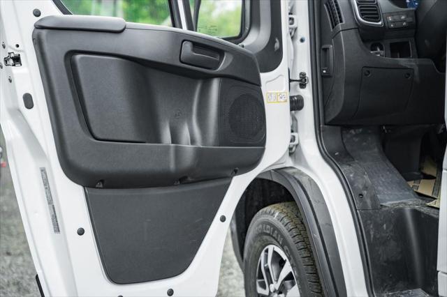 2025 Ram ProMaster Cargo Van SLT High Roof 159" WB EXT