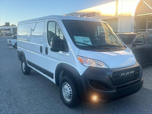 2025 RAM Ram ProMaster RAM PROMASTER 1500 TRADESMAN CARGO VAN LOW ROOF 136 WB