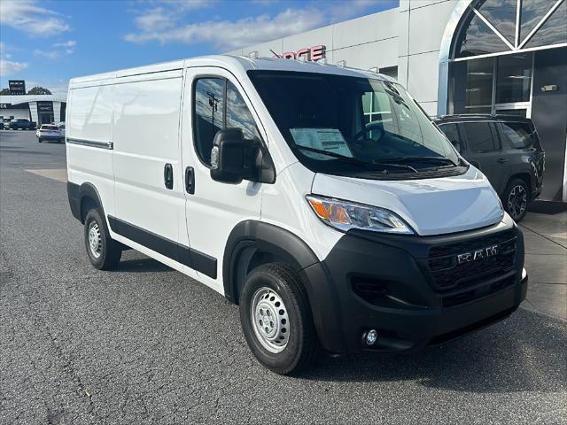 2025 RAM Ram ProMaster RAM PROMASTER 2500 TRADESMAN CARGO VAN LOW ROOF 136 WB