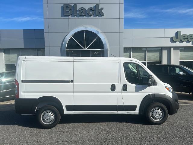 2025 RAM Ram ProMaster RAM PROMASTER 2500 TRADESMAN CARGO VAN LOW ROOF 136 WB