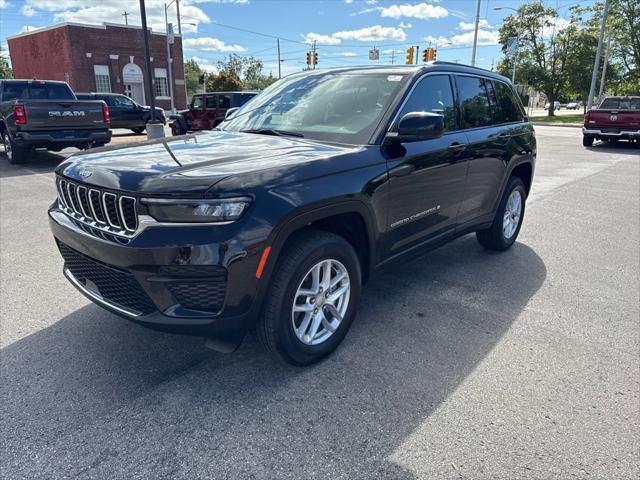 2024 Jeep Grand Cherokee GRAND CHEROKEE LAREDO X 4X4 2024 Jeep Grand Cherokee GRAND CHEROKEE LAREDO X 4X4