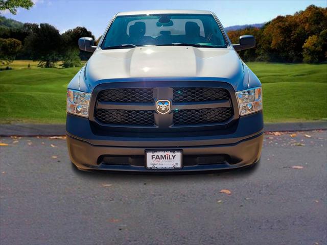 2024 RAM Ram 1500 Classic RAM 1500 CLASSIC TRADESMAN QUAD CAB 4X4 64 BOX