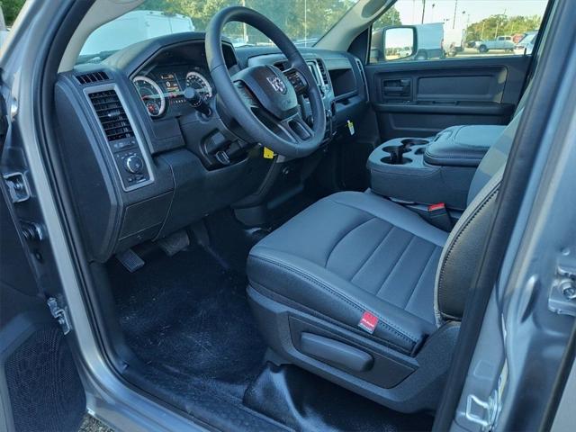 2024 RAM Ram 1500 Classic RAM 1500 CLASSIC TRADESMAN QUAD CAB 4X2 64 BOX