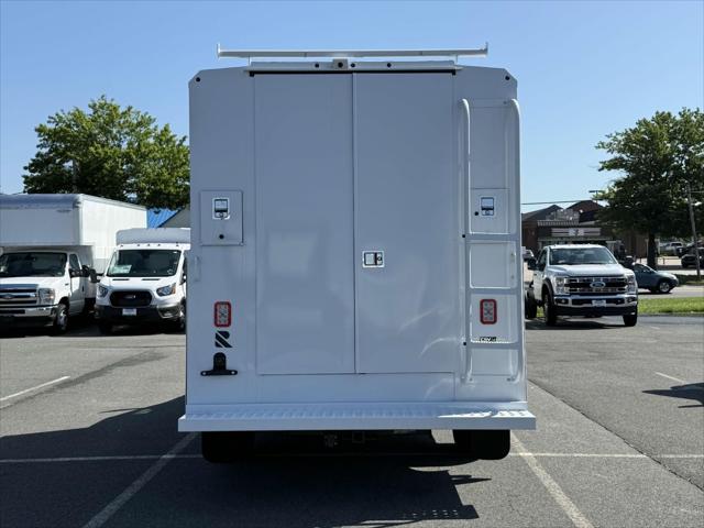 2025 Ford E-350 Cutaway Base