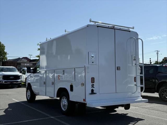 2025 Ford E-350 Cutaway Base