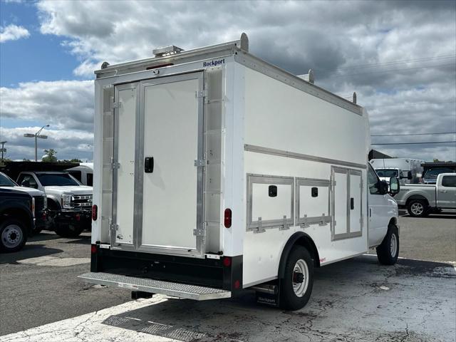 2025 Ford E-350 Cutaway Base