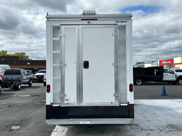 2025 Ford E-350 Cutaway Base