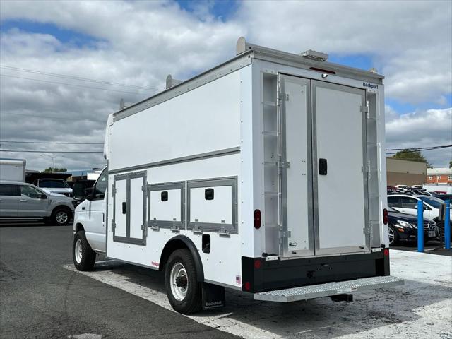 2025 Ford E-350 Cutaway Base