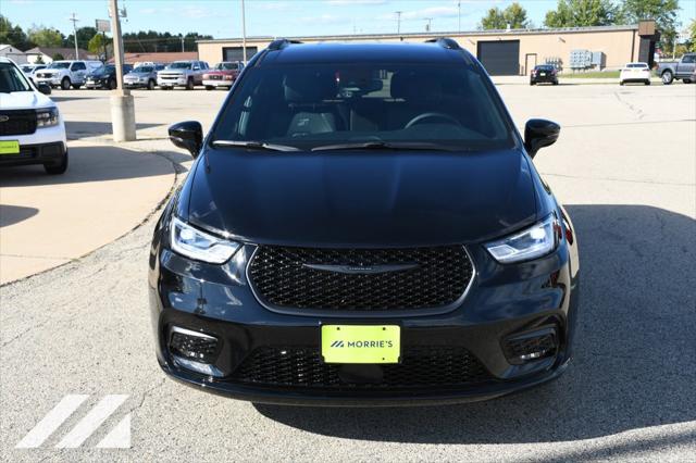 2024 Chrysler Pacifica PACIFICA TOURING L