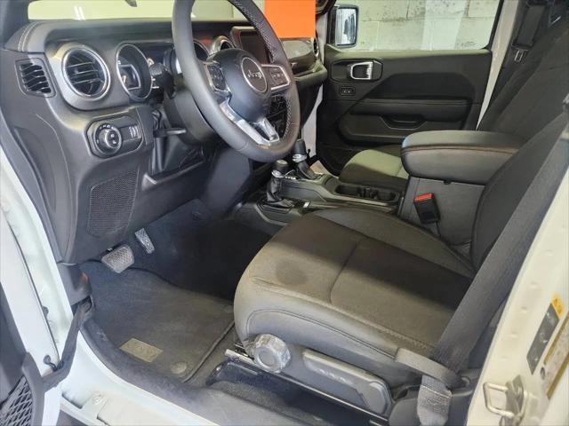 2023 Jeep Gladiator Overland
