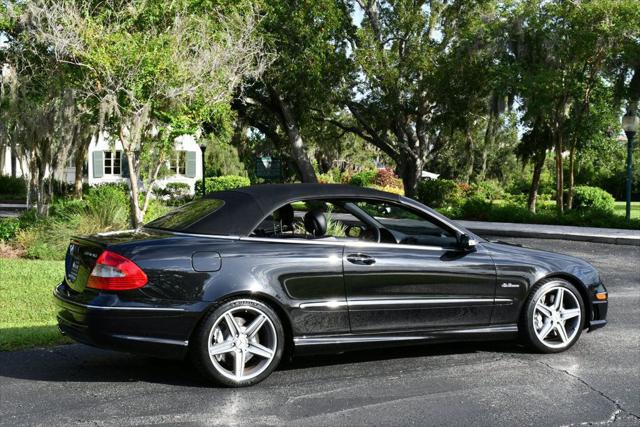 2007 Mercedes-Benz CLK-CLASS CLK 63 AMG 2-Door Cabriolet W/Navigation and Parktronic