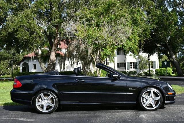 2007 Mercedes-Benz CLK-CLASS CLK 63 AMG 2-Door Cabriolet W/Navigation and Parktronic