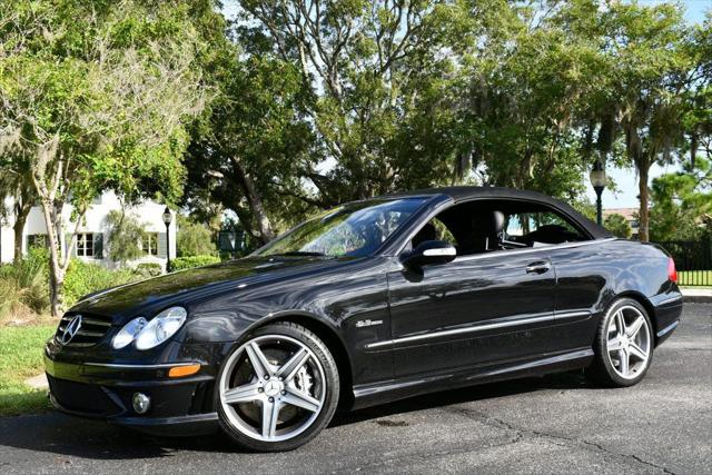 2007 Mercedes-Benz CLK-CLASS CLK 63 AMG 2-Door Cabriolet W/Navigation and Parktronic