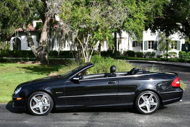 2007 Mercedes-Benz CLK-CLASS CLK 63 AMG 2-Door Cabriolet W/Navigation and Parktronic