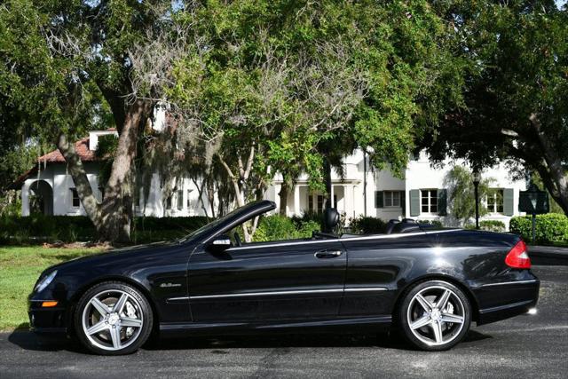 2007 Mercedes-Benz CLK-CLASS CLK 63 AMG 2-Door Cabriolet W/Navigation and Parktronic