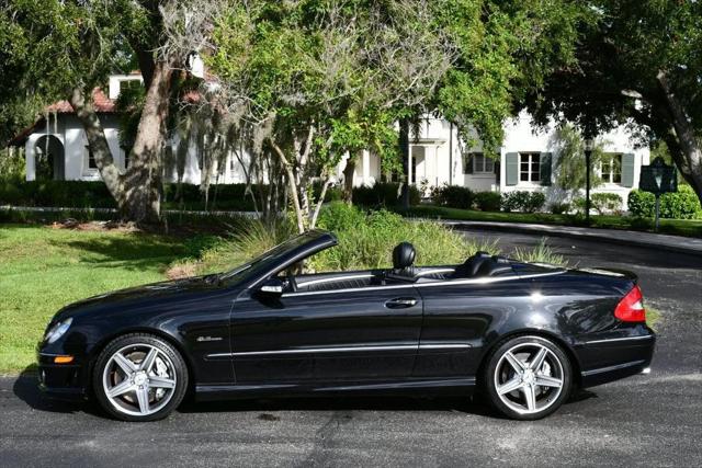 2007 Mercedes-Benz CLK-CLASS CLK 63 AMG 2-Door Cabriolet W/Navigation and Parktronic