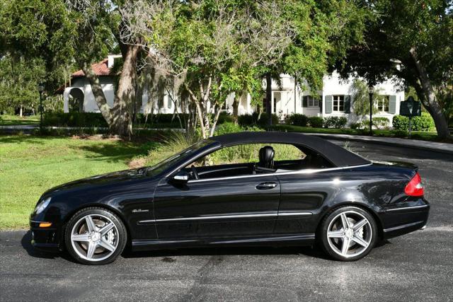 2007 Mercedes-Benz CLK-CLASS CLK 63 AMG 2-Door Cabriolet W/Navigation and Parktronic