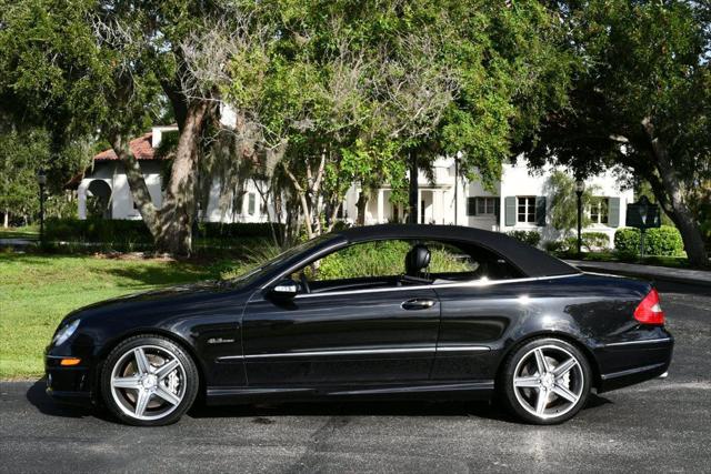 2007 Mercedes-Benz CLK-CLASS CLK 63 AMG 2-Door Cabriolet W/Navigation and Parktronic