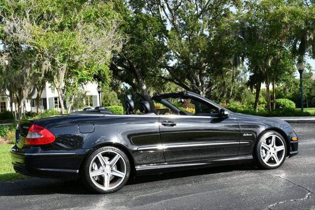 2007 Mercedes-Benz CLK-CLASS CLK 63 AMG 2-Door Cabriolet W/Navigation and Parktronic