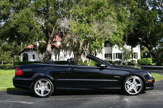 2007 Mercedes-Benz CLK-CLASS CLK 63 AMG 2-Door Cabriolet W/Navigation and Parktronic