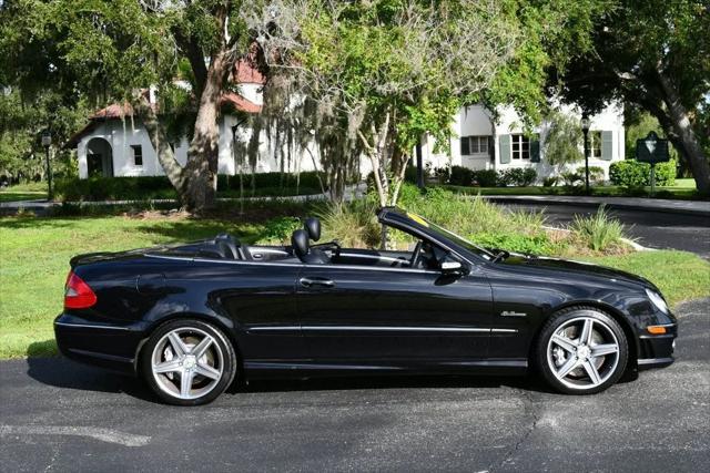 2007 Mercedes-Benz CLK-CLASS CLK 63 AMG 2-Door Cabriolet W/Navigation and Parktronic