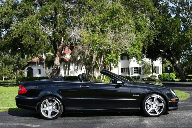 2007 Mercedes-Benz CLK-CLASS CLK 63 AMG 2-Door Cabriolet W/Navigation and Parktronic