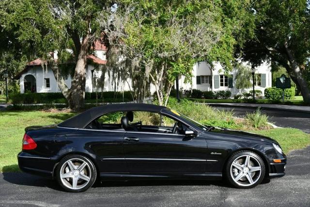 2007 Mercedes-Benz CLK-CLASS CLK 63 AMG 2-Door Cabriolet W/Navigation and Parktronic