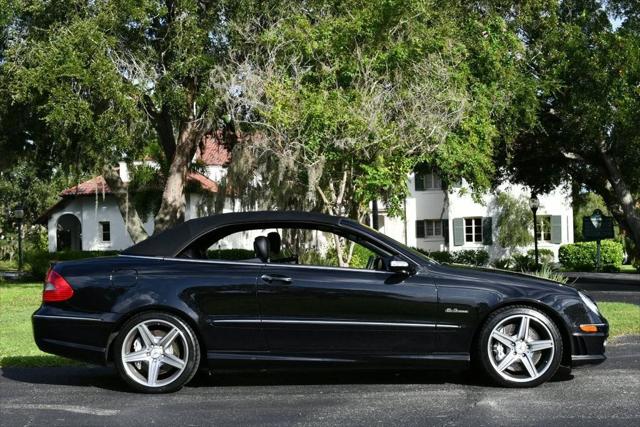2007 Mercedes-Benz CLK-CLASS CLK 63 AMG 2-Door Cabriolet W/Navigation and Parktronic