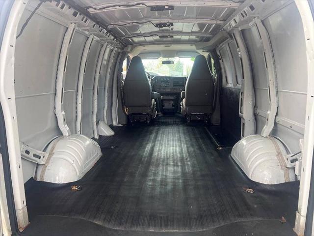2020 GMC Savana Cargo RWD 3500 Regular Wheelbase Work Van