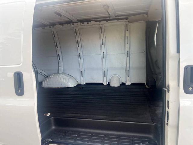 2020 GMC Savana Cargo RWD 3500 Regular Wheelbase Work Van
