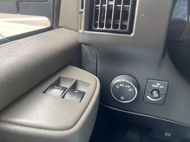 2020 GMC Savana Cargo RWD 3500 Regular Wheelbase Work Van
