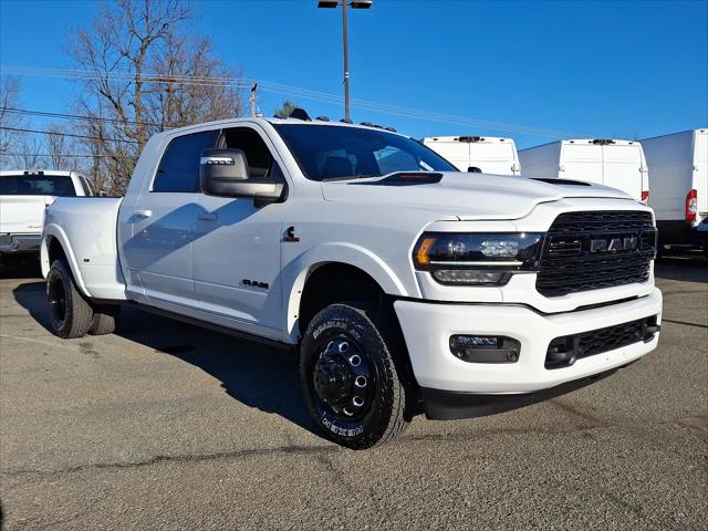 2024 RAM Ram 3500 RAM 3500 LIMITED MEGA CAB 4X4 64 BOX