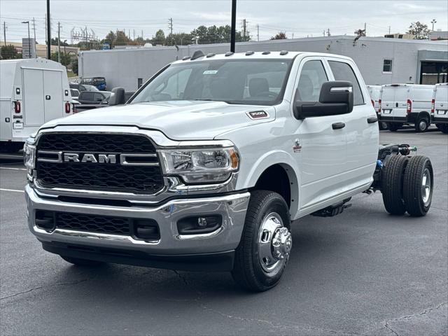 2024 RAM Ram 3500 Chassis Cab RAM 3500 TRADESMAN CREW CAB CHASSIS 4X4 60 CA