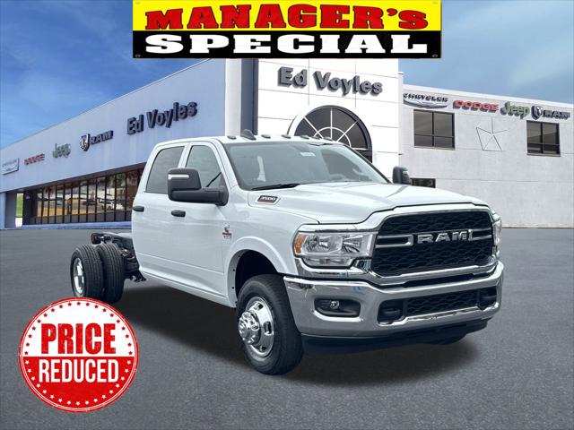 2024 RAM Ram 3500 Chassis Cab RAM 3500 TRADESMAN CREW CAB CHASSIS 4X4 60 CA